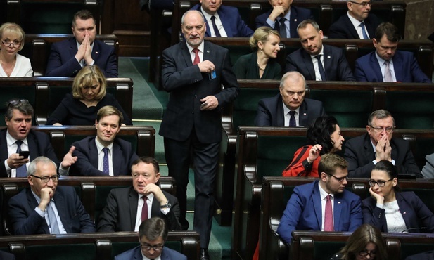 Brak posłów opozycji na sali zdecydował: Sejm zajmie się projektem PiS ws. zmian w sądownictwie