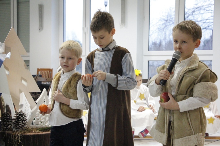 Jasełka w diecezjalnym przedszkolu Świętej Rodziny w Skierniewicach
