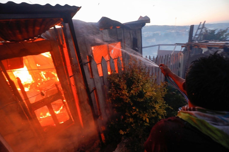 Ponad 200 domów spłonęło w Valparaiso