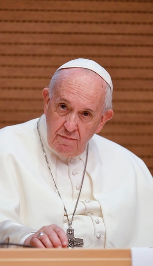 Zniesienie tajemnicy papieskiej nie oznacza, że dokumenty będą miały charakter publiczny.