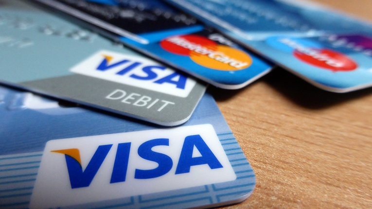 Sąd odebrał zakupoholiczce dostęp do kart płatniczych