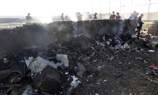 Wstępny raport irańskich śledczych: Ukraiński samolot palił się przed katastrofą