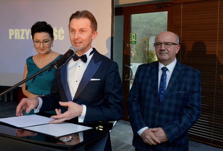 O dokonaniach powiatu opoczyńskiego w minionym roku i planach na rok 2020 mówili (od lewej): Maria Barbara Chomicz, Marcin Baranowski i Józef Róg.