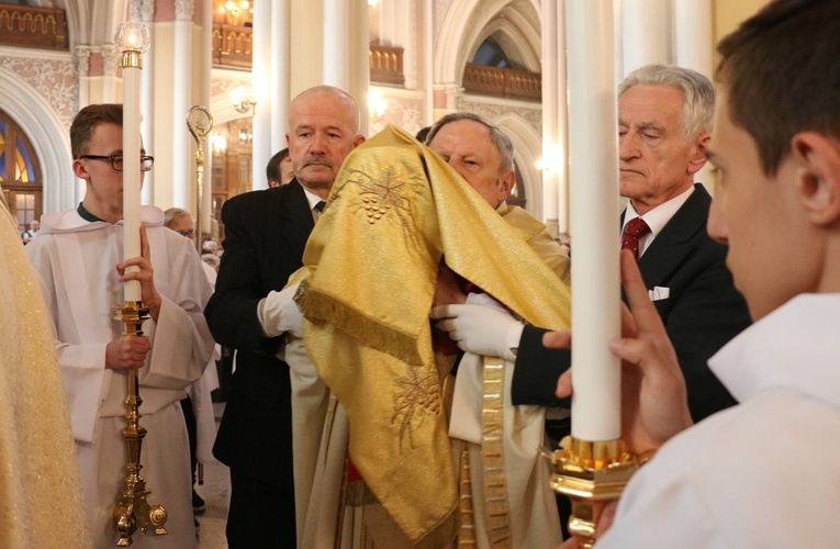 Liturgia Wielkiego Czwartku pod przewodnictwem bp. Henryka Tomasika.