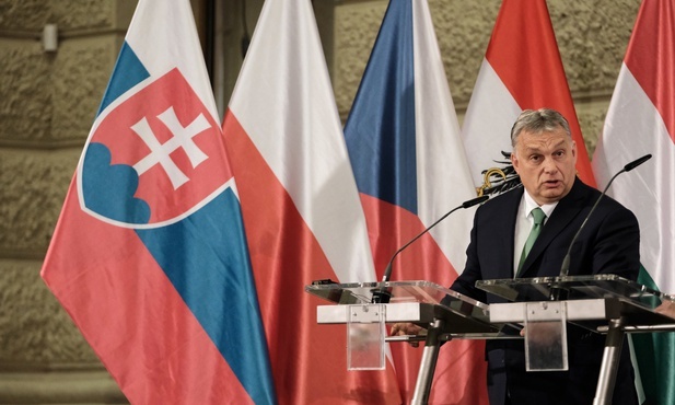 Orban: Byliśmy o centymetr od wystąpienia z EPL