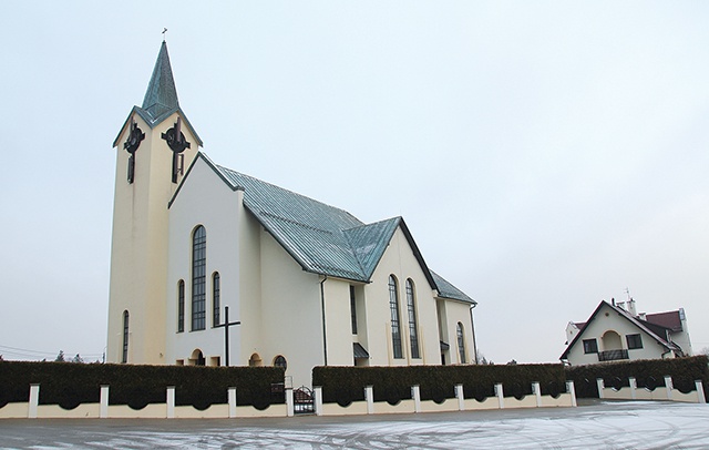 Kościół Najświętszej Rodziny wybudowany  na pograniczu  Kóz i Bielska-Białej.
