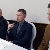 Uczestnicy debaty (od lewej): ks. Jarosław Wojtkun, Grzegorz Nyc i Jakub Mitek.