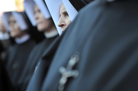 W archidiecezji warszawskiej posługuje ok. 2 tys. sióstr zakonnych i ok. 500 zakonników.