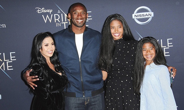 Kobe Bryant z żoną Vanessą i córkami Natalią i Gianną