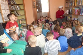 Spotkanie dzieci z biblioteką i książką.