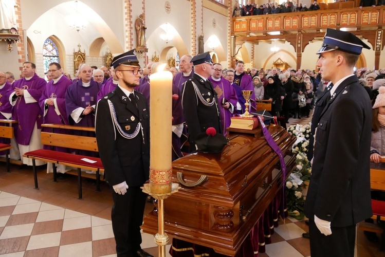 Pogrzeb śp. ks. kan. Franciszka Lisińskiego