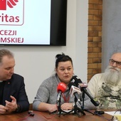 O pomocy bezdomnym opowiadali ks. Robert Kowalski, Dagmara Kornacka i Wojciech Dąbrowski.