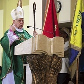 ▲	Mszy św. przewodniczył biskup gliwicki. 
