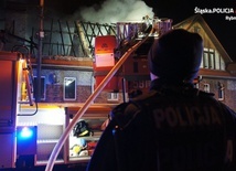 Dwa familoki z zabytkowego osiedla w Czerwionce stanęły w ogniu