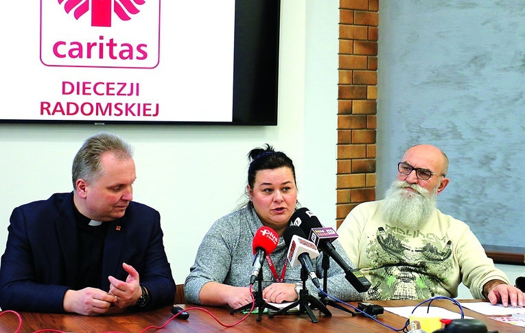 ▲	O pomocy bezdomnym opowiadali ks. Robert Kowalski, Dagmara Kornacka i Wojciech Dąbrowski. 