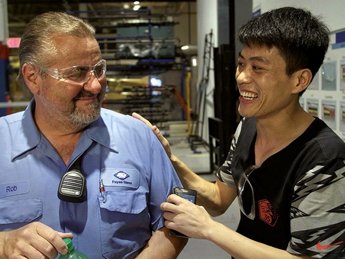 W nowej fabryce amerykańscy robotnicy są nadzorowani przez chińskich specjalistów.