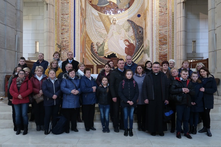 Po relikwie do Łagiewnik pojechała delegacja parafian.