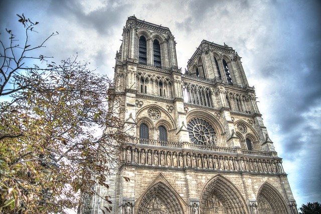 Francuski episkopat publikuje wytyczne związane z zagrożeniem koronawirusem