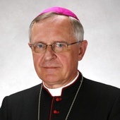 Biskup Edward Dajczak ogłasza dyspensę od uczestnictwa we Mszy św. niedzielnej