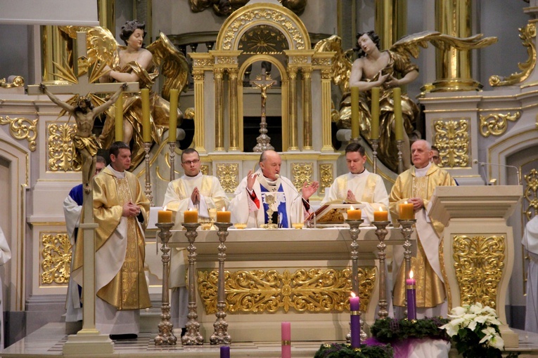 O godz. 11 odbędzie się transmisja Mszy św. z kościoła seminaryjnego w Warszawie