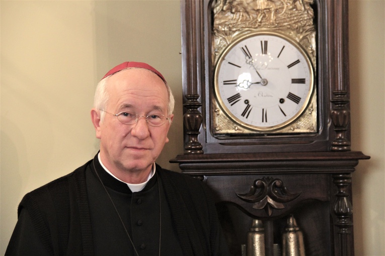 Biskup Andrzej F. Dziuba pisze do wiernych o celebracjach wielkanocnych.