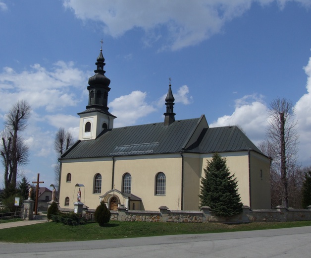 Kościół pw. św. Floriana w Uszwi.