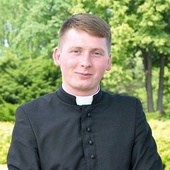 ▲	Ksiądz Bartek 2 lata temu przyjął święcenia kapłańskie.  Dziś posługuje w parafii Stara Wieś koło Limanowej.