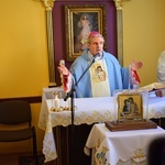 Modlitwa przed ikoną Matki Bożej w Sulisławicach 