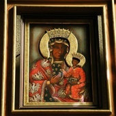 Obraz Matki Bożej z Żabiej Woli, który słynie łaskami.