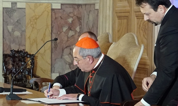 Pierwszy kardynał w Watykanie z koronawirusem