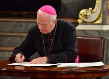 Zarządzenie podpisał bp Ignacy Dec, administrator apostolski diecezji świdnickiej.