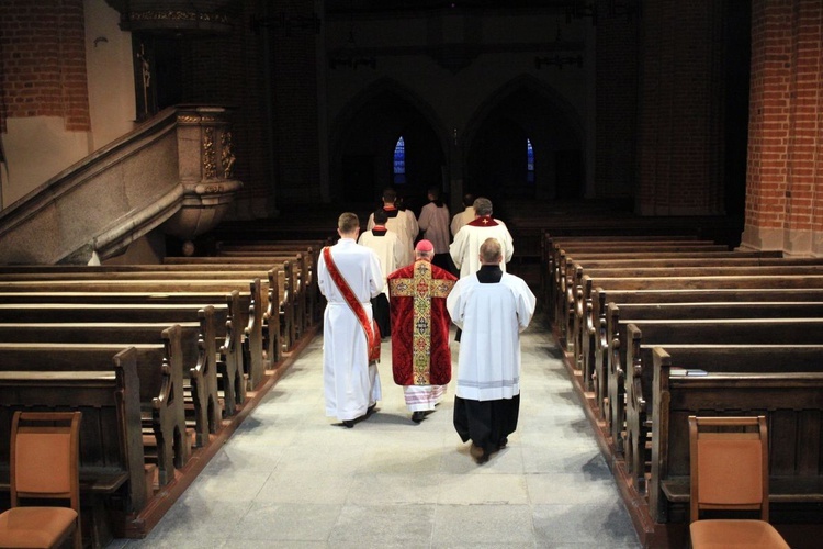 Liturgia Męki Pańskiej w katedrze opolskiej AD 2020