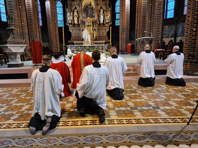 Wielki Piątek w gliwickiej katedrze - cz. 2