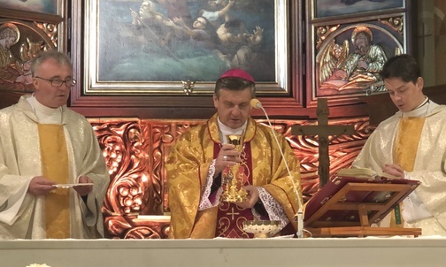 Eucharystię koncelebrowali duszpasterze parafii katedralnej