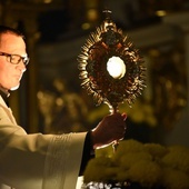 Młodzi będą czytać encyklikę "Ecclesia de Eucharystia". 