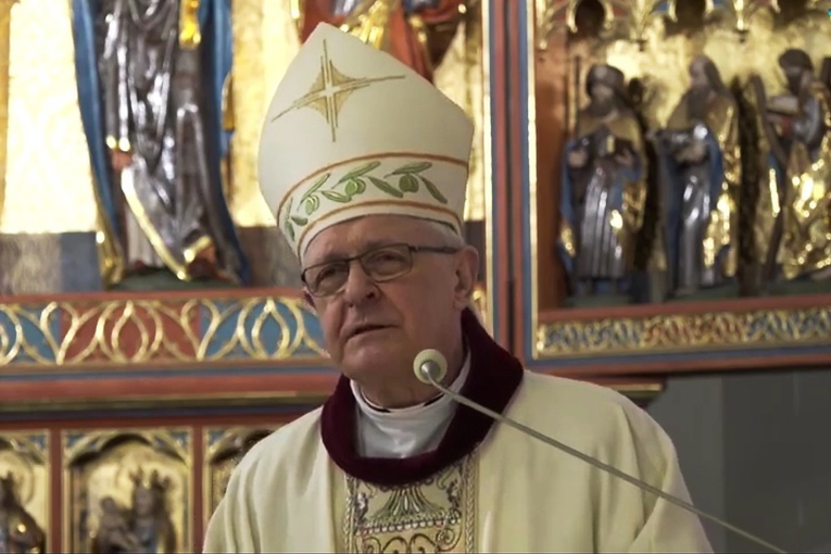 Bp Dajczak: Pozwolić dotknąć się miłością Boga to nasze zadanie 