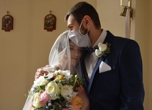 Weronika i Krzysztof od soboty są małżeństwem.