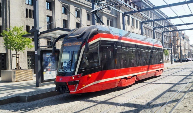 Nowy tramwaj wyjechał na tory w aglomeracji górnośląskiej