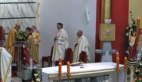 Abp Wiktor Skworc podczas święceń prezbiteratu u oblatów: okazuj się godny zaufania Boga i eklezjalnej wspólnoty!
