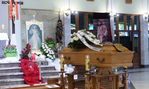 Msza św. pogrzebowa za śp. Józefa Jarosza w kościele św. Józefa na Złotych Łanach.