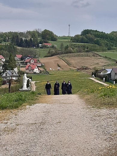 Siostry służebniczki po raz 35. pielgrzymowały do Tuchowa