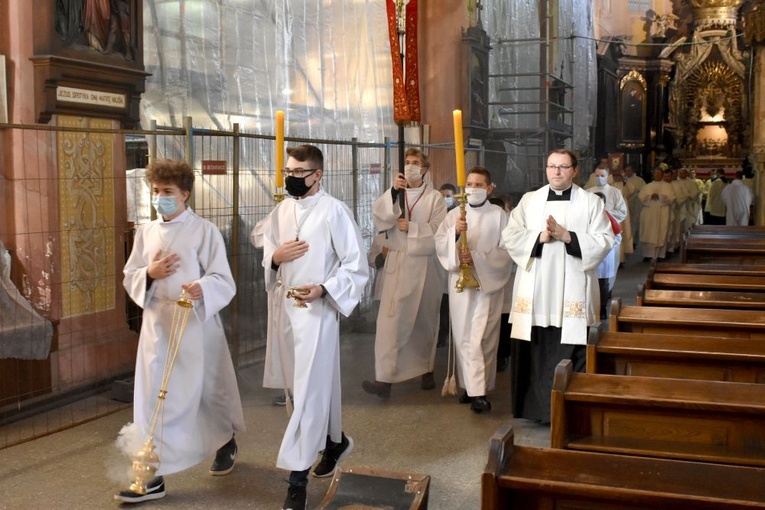 Msza św. z promocją nowych ministrantów w świdnickiej katedrze