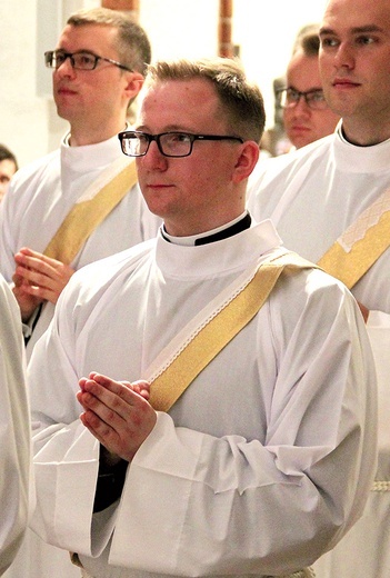 Ksiądz Paweł święcenia kapłańskie przyjął w 2018 roku.