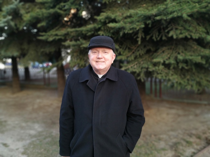 Ks. Tadeusz Pajurek jest proboszczem "papieskiej" parafii.
