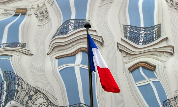 Francja: Rząd naruszył wolność kultu