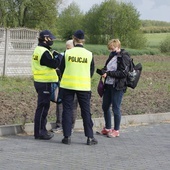 Pątnicy zostali spisani przez policję.