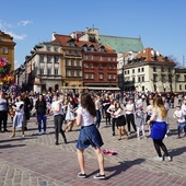 Taniec wielkanocny w Zielone Świątki na pl. Zamkowym