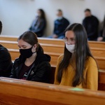 Opole. Młodzież modliła się przed Zesłaniem Ducha Świętego