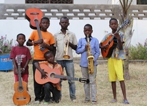 Zbudujmy razem 5 pierwszych klas African Music School!