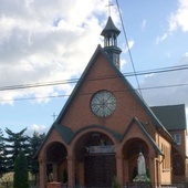 Kościół pw. MB Częstochowskiej w Domasznie.